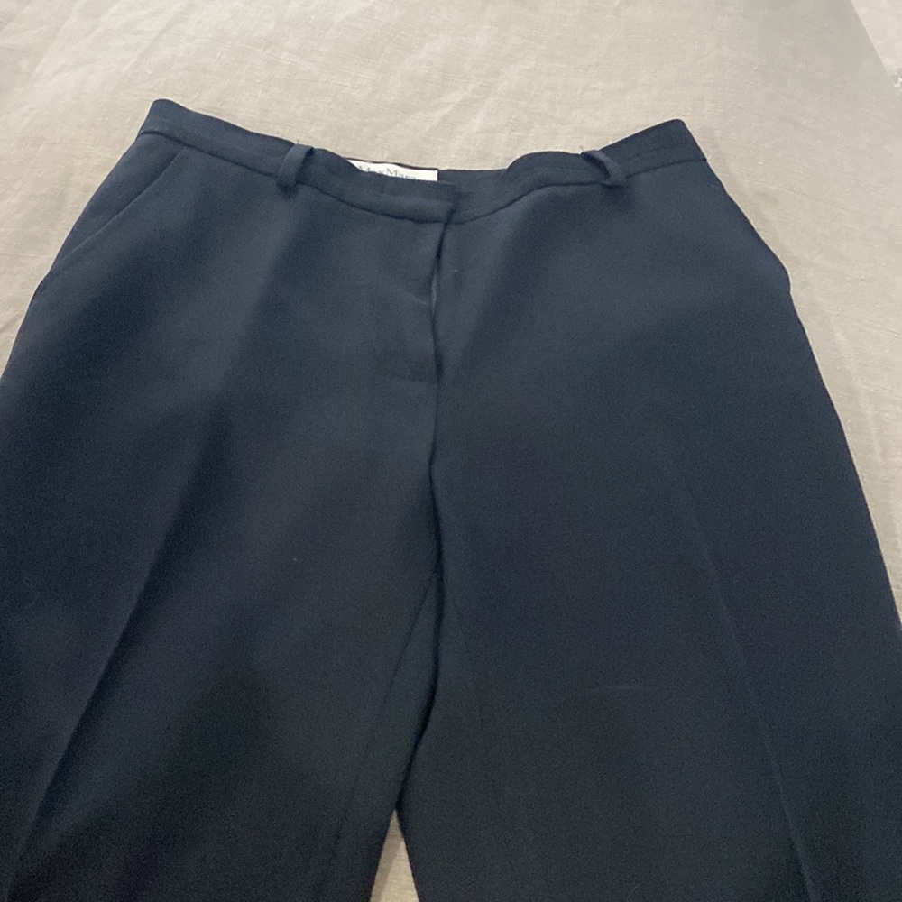 Max Mara beautiful tailored black light weight wool. No signs of wear